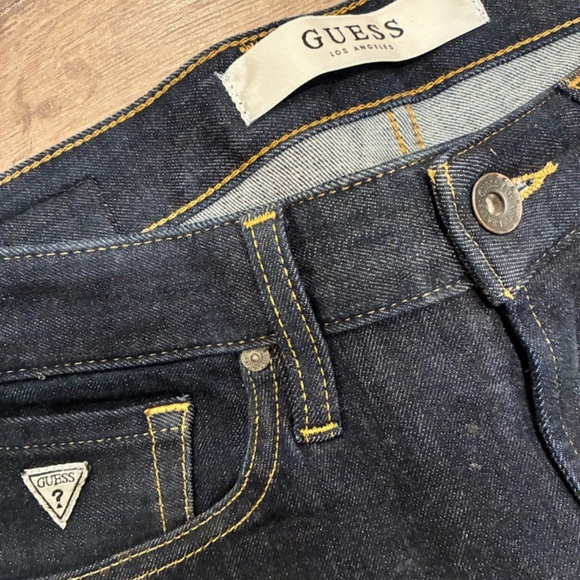 GUESS Denim Straight Jeans - 30" x 29" - Picture 3 of 3